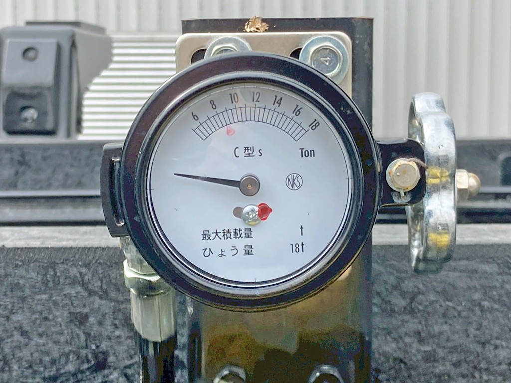 自重計です。|三菱 スーパーグレート 2PG-FV80HXの写真19