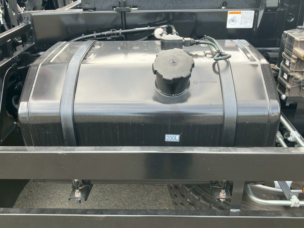 燃料タンクは200Lです。|三菱 スーパーグレート 2PG-FV80HXの写真15