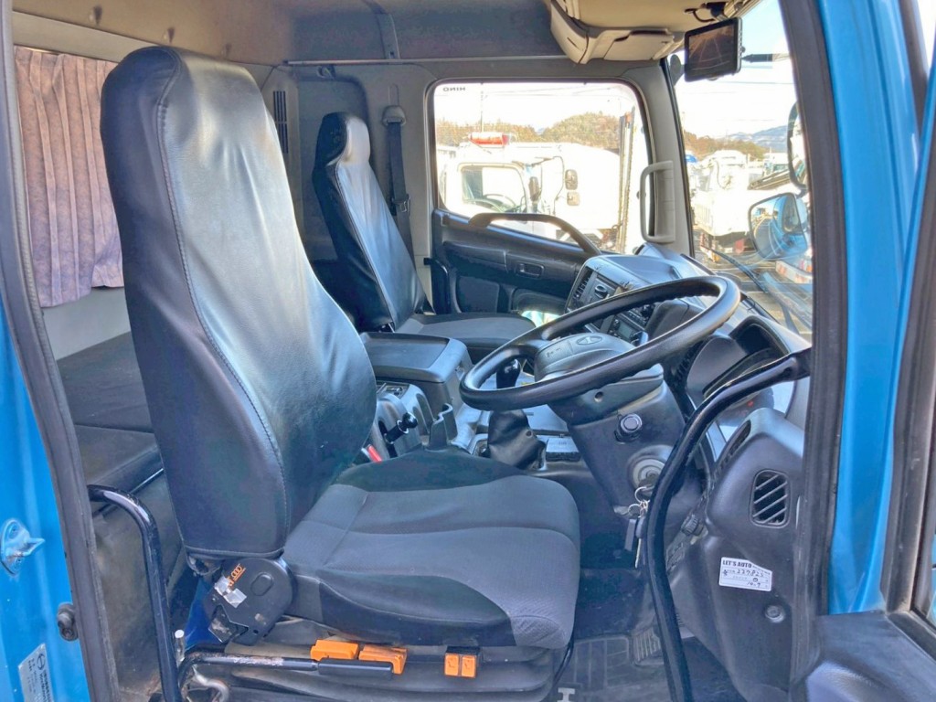 日野 プロフィア QKG-FS1AKAAの写真7