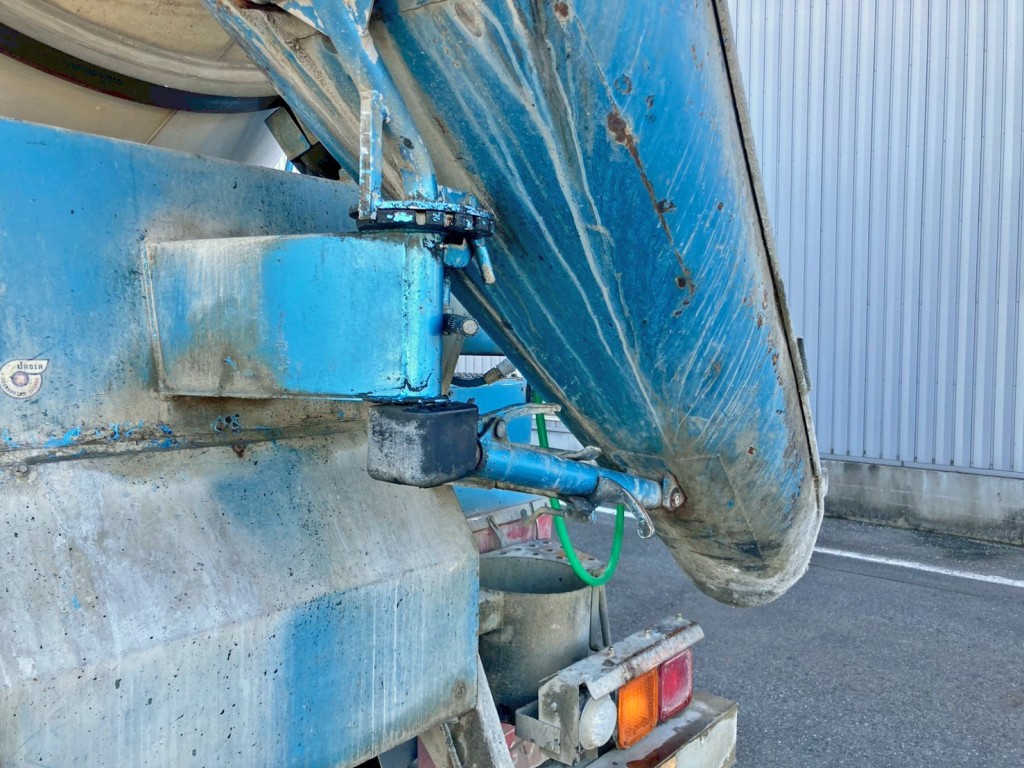 シューターは手動式です。|日野 プロフィア QKG-FS1AKAAの写真18