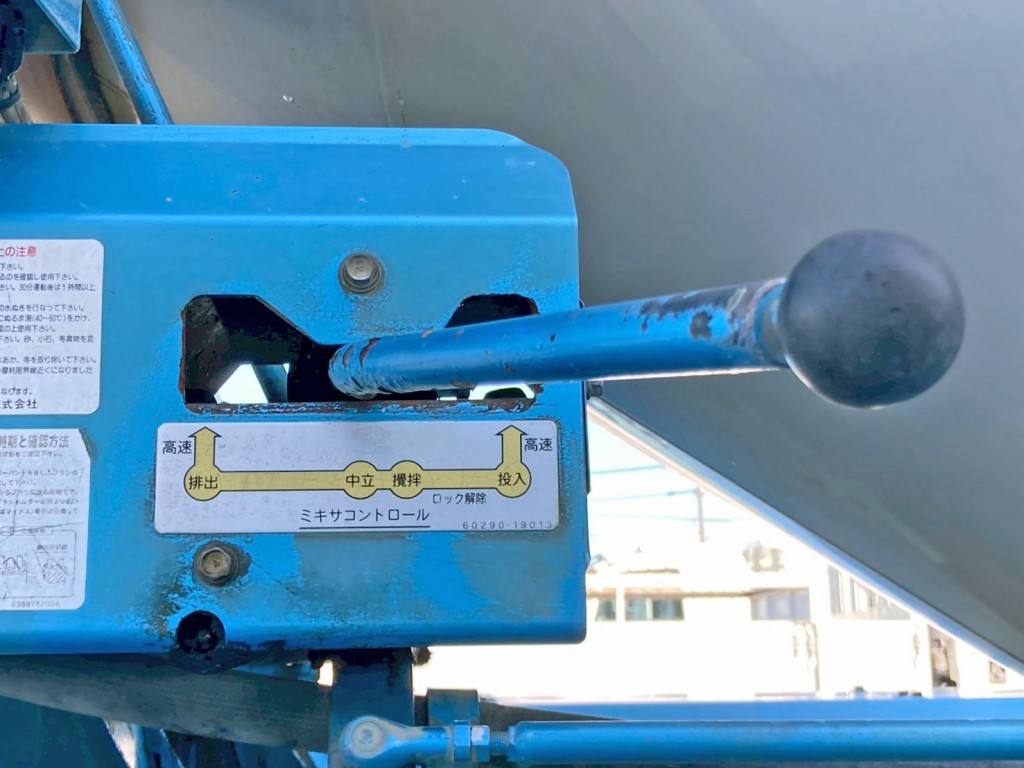 上物の操作レバーです。(運転席側)|日野 プロフィア QKG-FS1AKAAの写真25