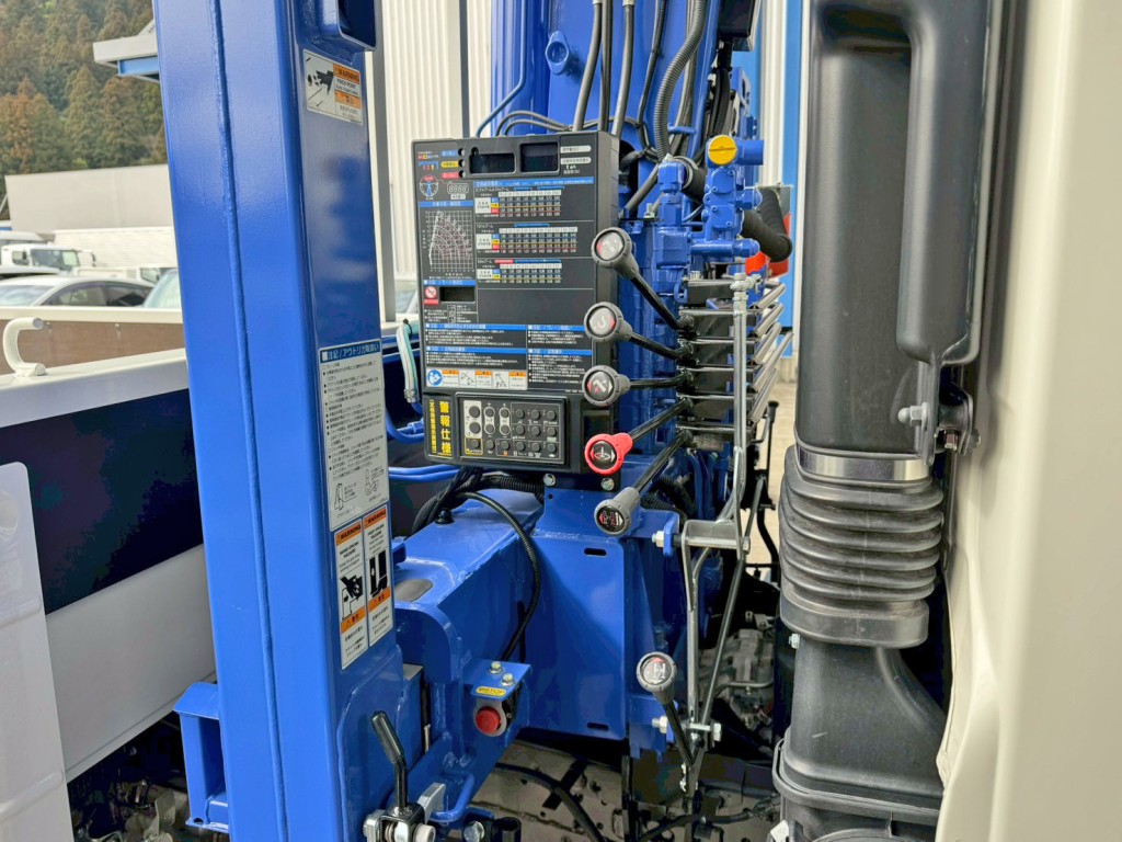 アウトリガーは差し違い式です。|日野 デュトロ 2DG-XZU722M(2WD)の写真14