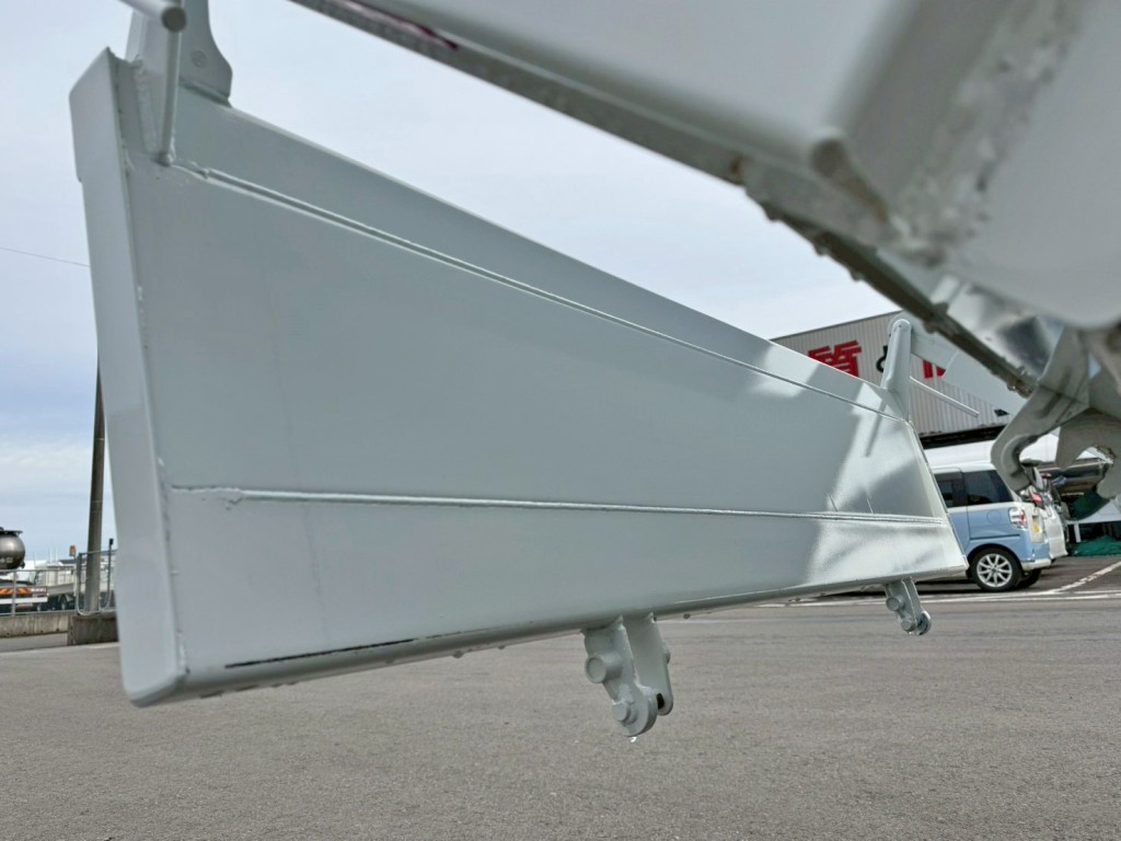 三菱 キャンター 2RG-FBA60(2WD)の写真12