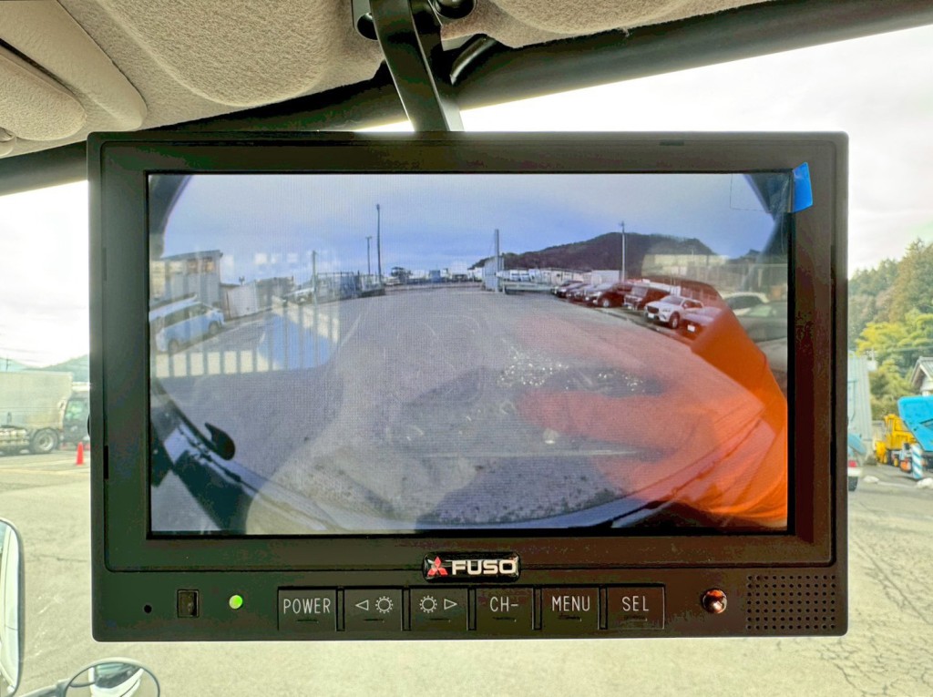 液晶バックモニター付きです。|三菱 キャンター 2RG-FBA60(2WD)の写真18