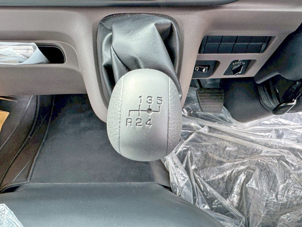 三菱 キャンター 2RG-FBA60(2WD)の写真19