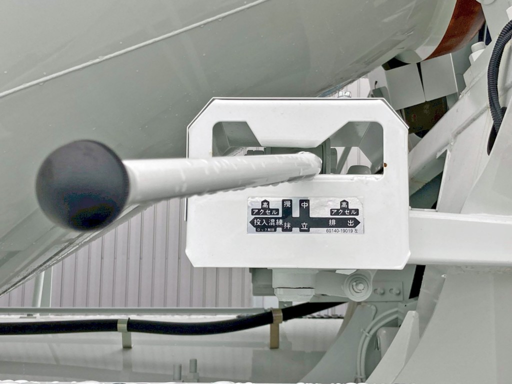 上物の操作レバーです。(助手席側)|三菱 スーパーグレート 2KG-FV80GXの写真17