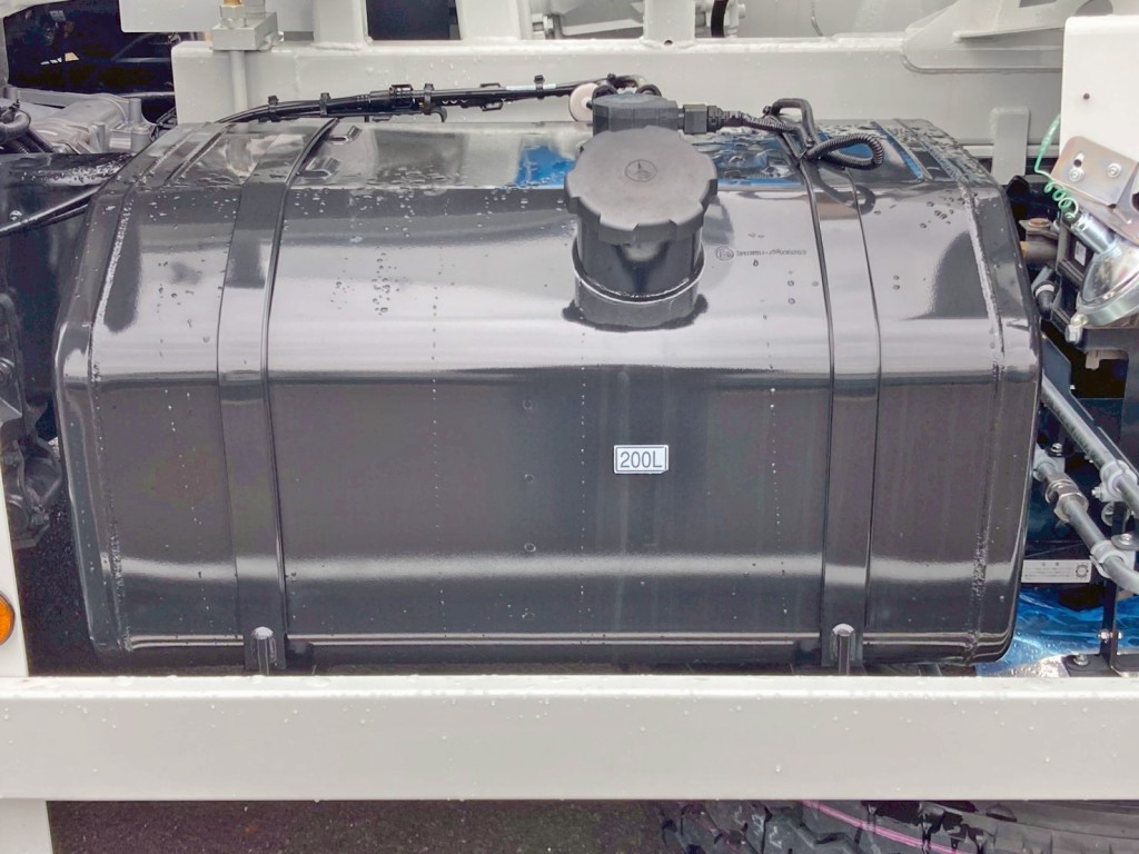 燃料タンクは200Lです。|三菱 スーパーグレート 2KG-FV80GXの写真26