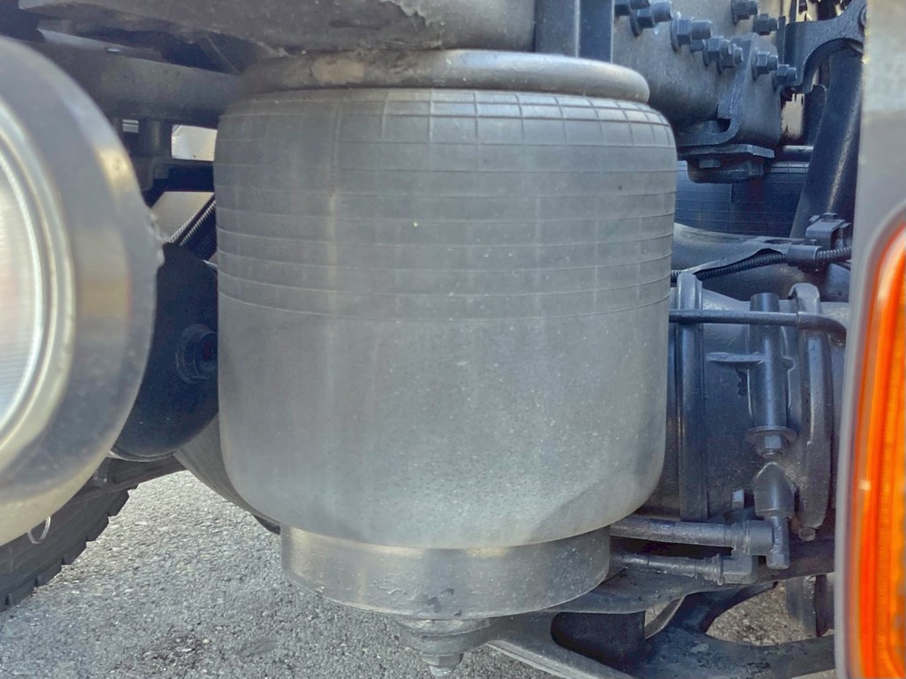 エアサスです。|日野 プロフィア QKG-SH1EDAGの写真5