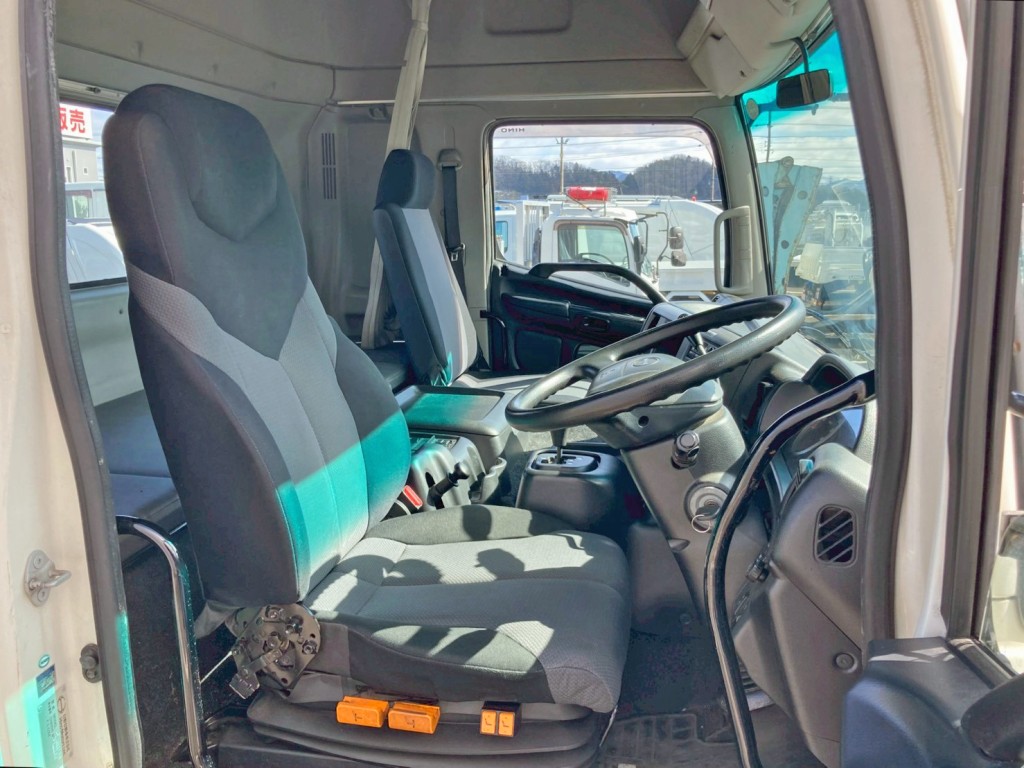 ハイルーフキャビンです。|日野 プロフィア QKG-SH1EDAGの写真8