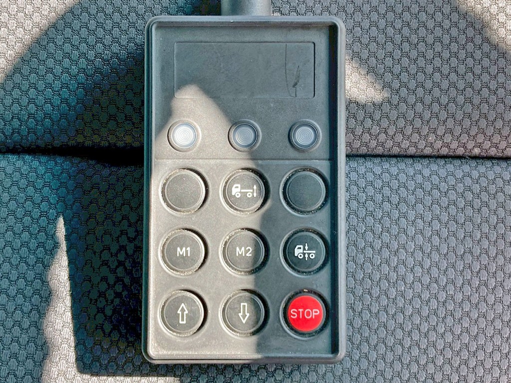 エアサスのコントローラーです。|日野 プロフィア QKG-SH1EDAGの写真28