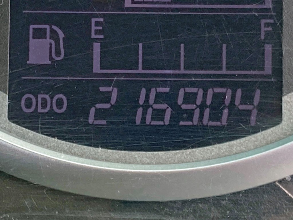 走行距離は 304,915㎞です。(88,011㎞時にメーターを新品に交換しています)|日野 プロフィア QKG-SH1EDAGの写真30