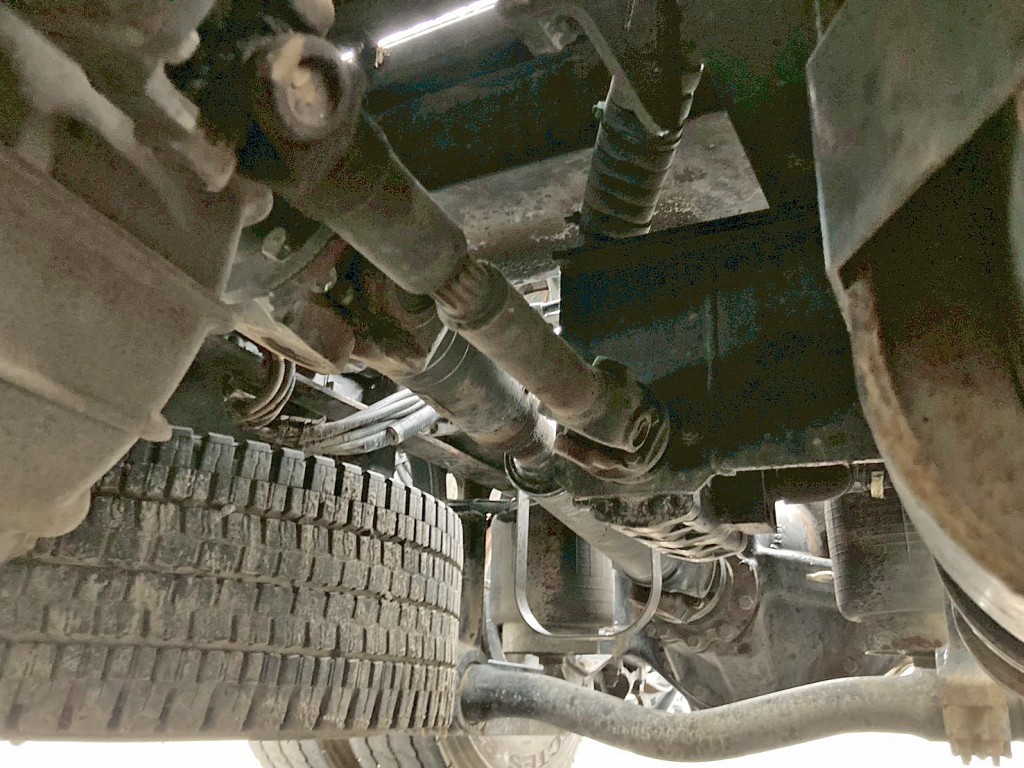 下回りの状態です。(中央)|日野 プロフィア ADG-SH1EDXGの写真21