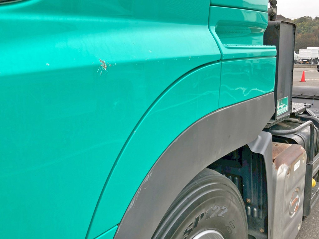 助手席ドアにキズがあります。|日野 プロフィア ADG-SH1EDXGの写真28