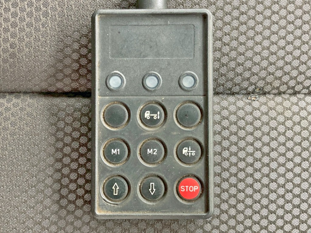 エアサスのコントローラーです。|日野 プロフィア ADG-SH1EDXGの写真37