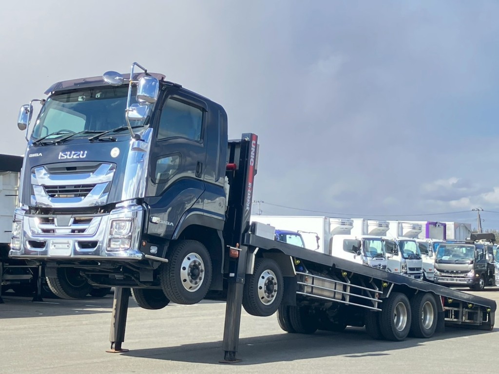 いすゞ ギガ 2PG-CYH77Cの写真1