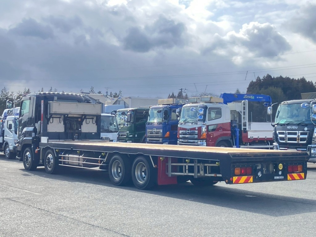 いすゞ ギガ 2PG-CYH77Cの写真3