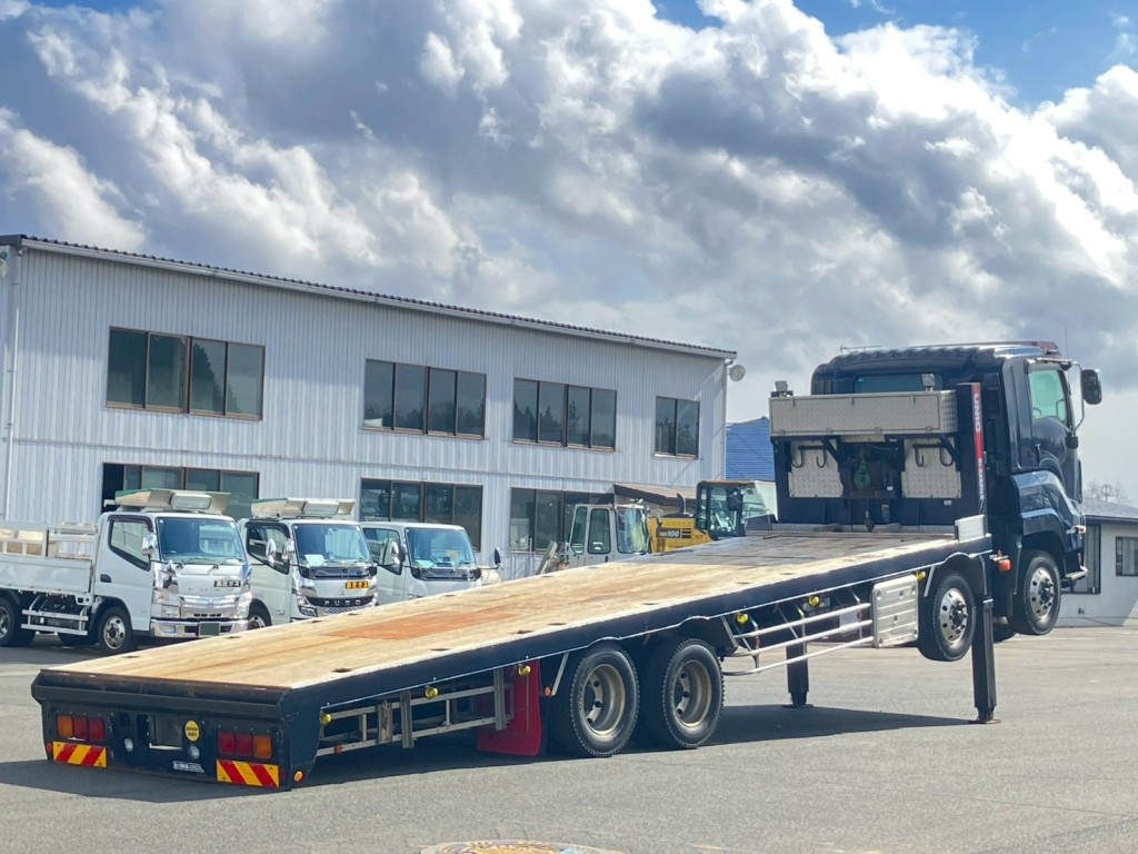 いすゞ ギガ 2PG-CYH77Cの写真4