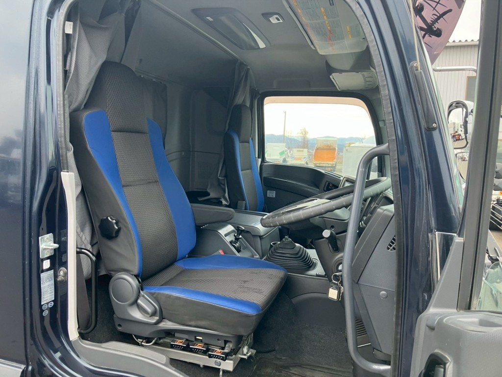 いすゞ ギガ 2PG-CYH77Cの写真7