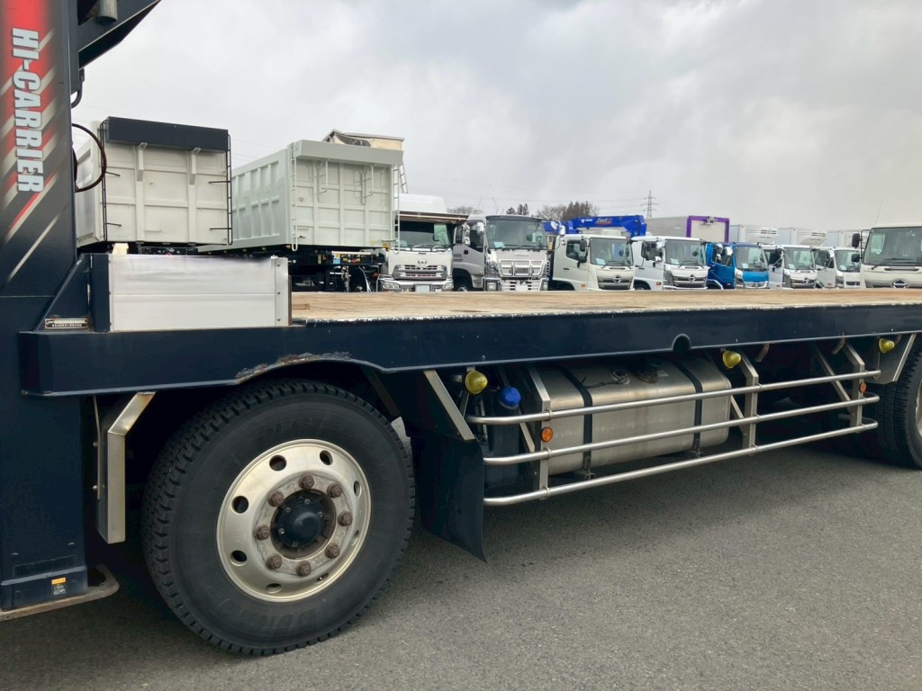 助手席側ボディーにキズ・サビがあります。|いすゞ ギガ 2PG-CYH77Cの写真20