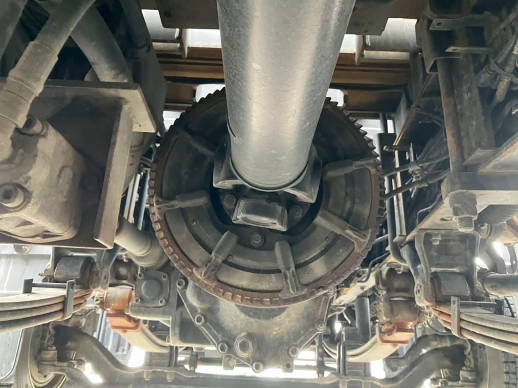 電磁式リターダーです。|いすゞ ギガ 2PG-CYH77Cの写真33