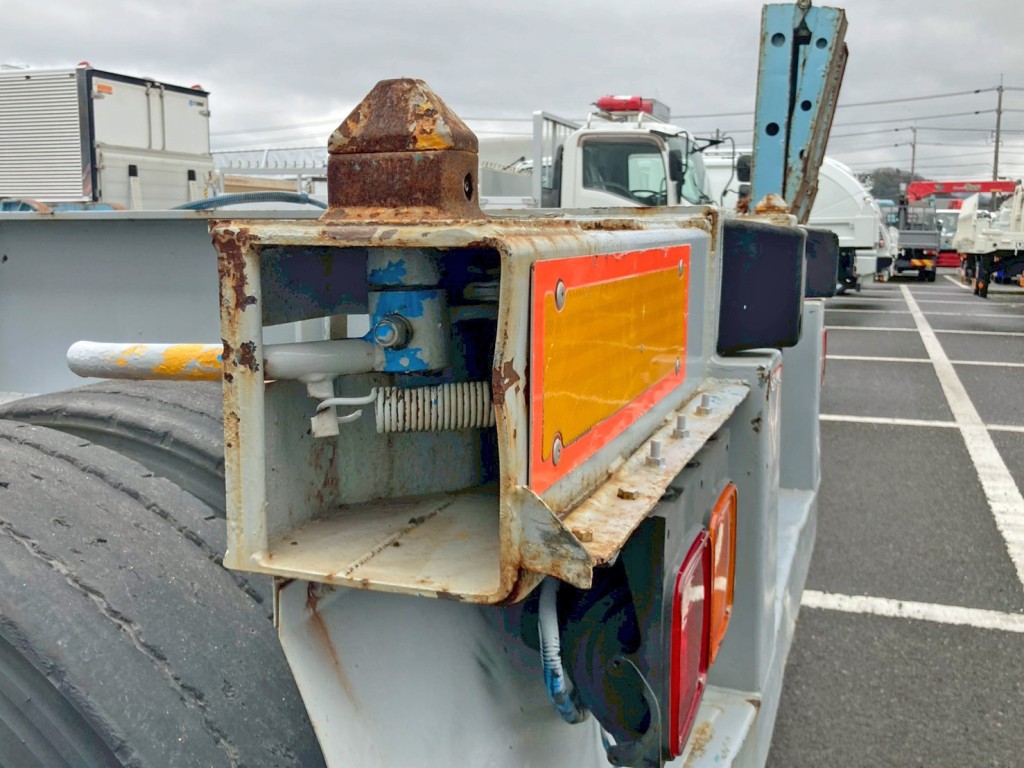 助手席側ツイストロック土台部に少々曲がりがあります。|フルハーフ  KFKDH320改の写真15