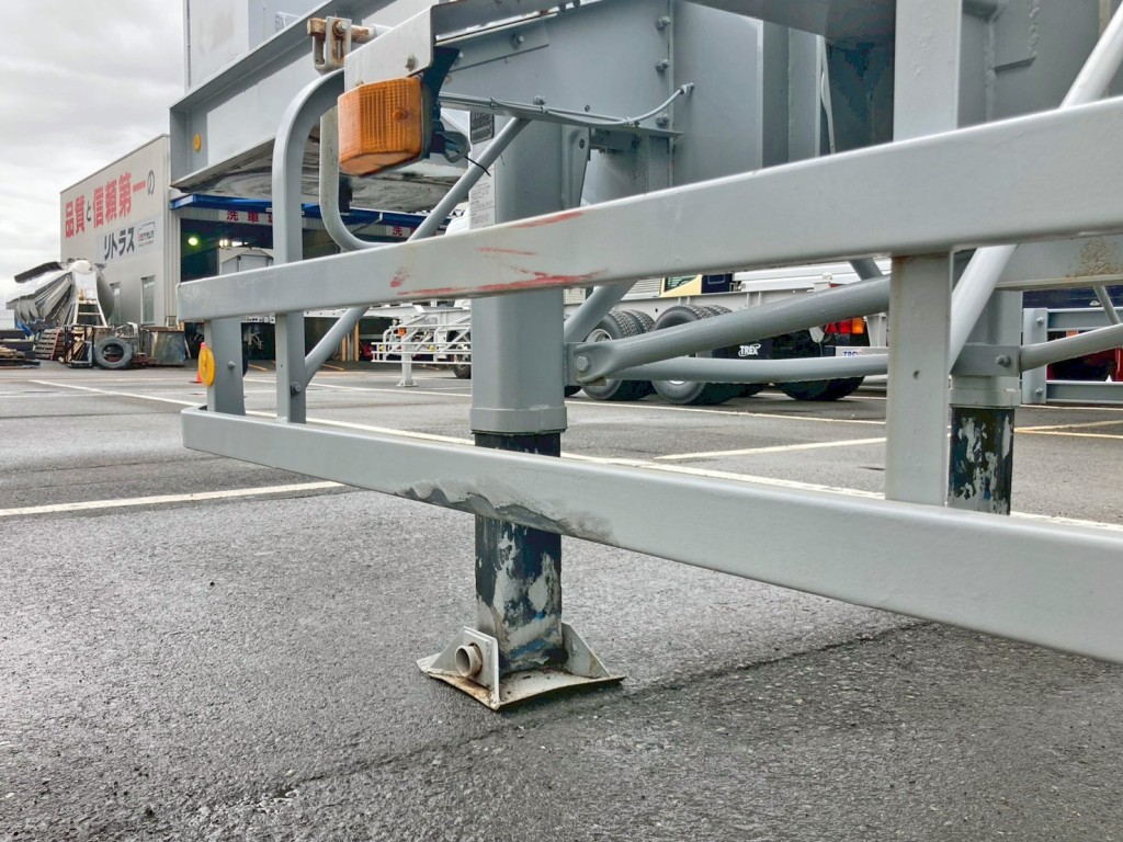 助手席側サイドバンパーに塗装剥がれがあります。|フルハーフ  KFKDH320改の写真22