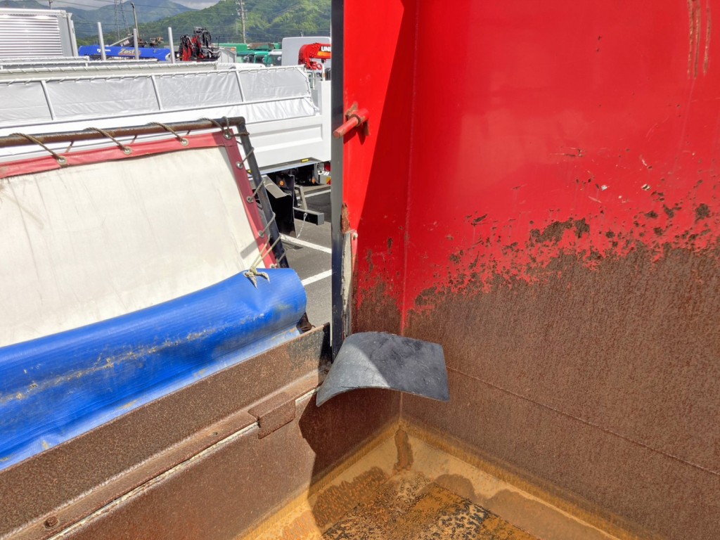 助手席側コボレーンストッパーの状態です。|日野 プロフィア 2DG-FS1EGAの写真18