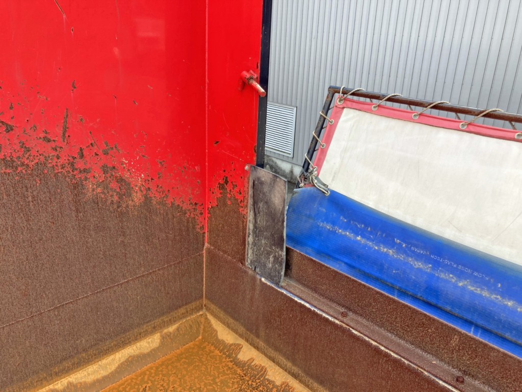 運転席側コボレーンストッパーの状態です。|日野 プロフィア 2DG-FS1EGAの写真19