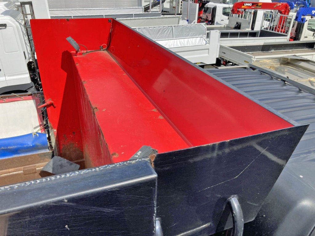 シートデッキの状態です。|日野 プロフィア 2DG-FS1EGAの写真20