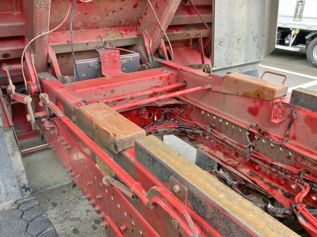ダンプ安全棒が固着しています。|日野 プロフィア 2DG-FS1EGAの写真24
