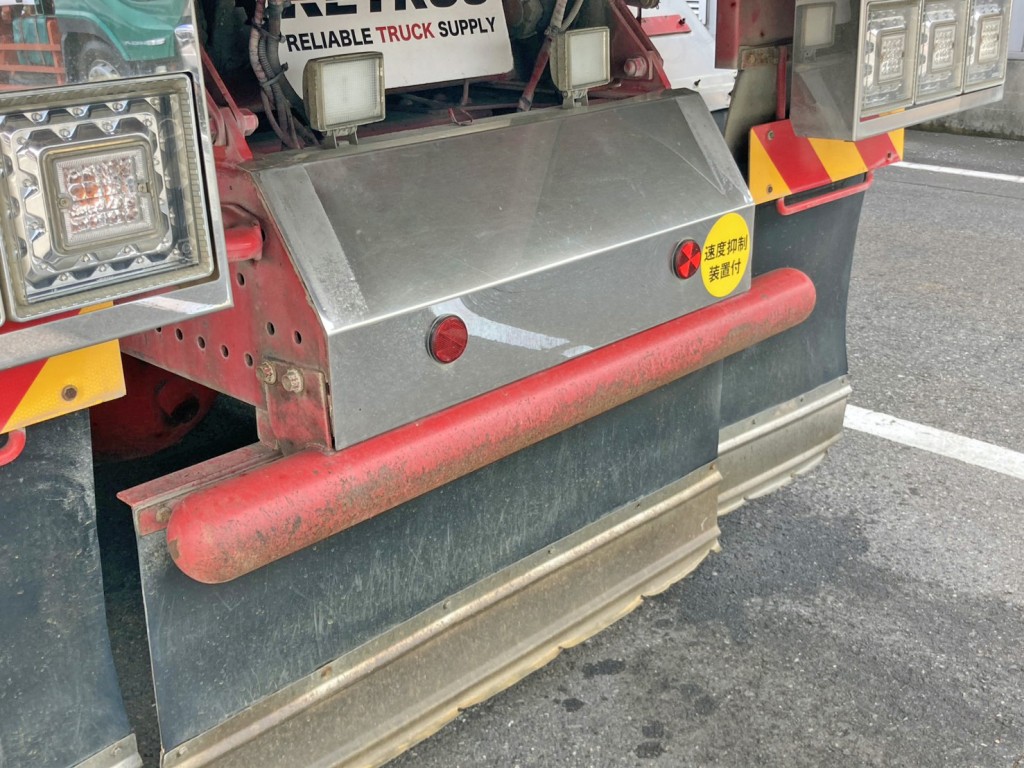 リヤバンパーは車検非対応です。|日野 プロフィア 2DG-FS1EGAの写真33