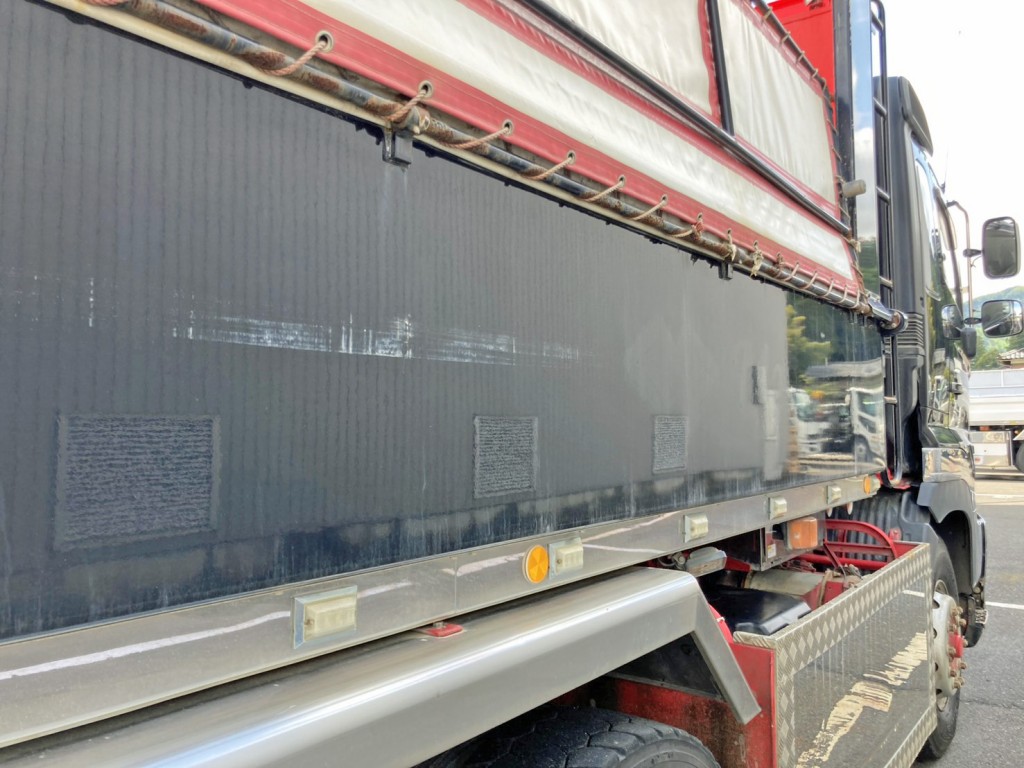 ボディー運転席側にキズがあります。|日野 プロフィア 2DG-FS1EGAの写真43