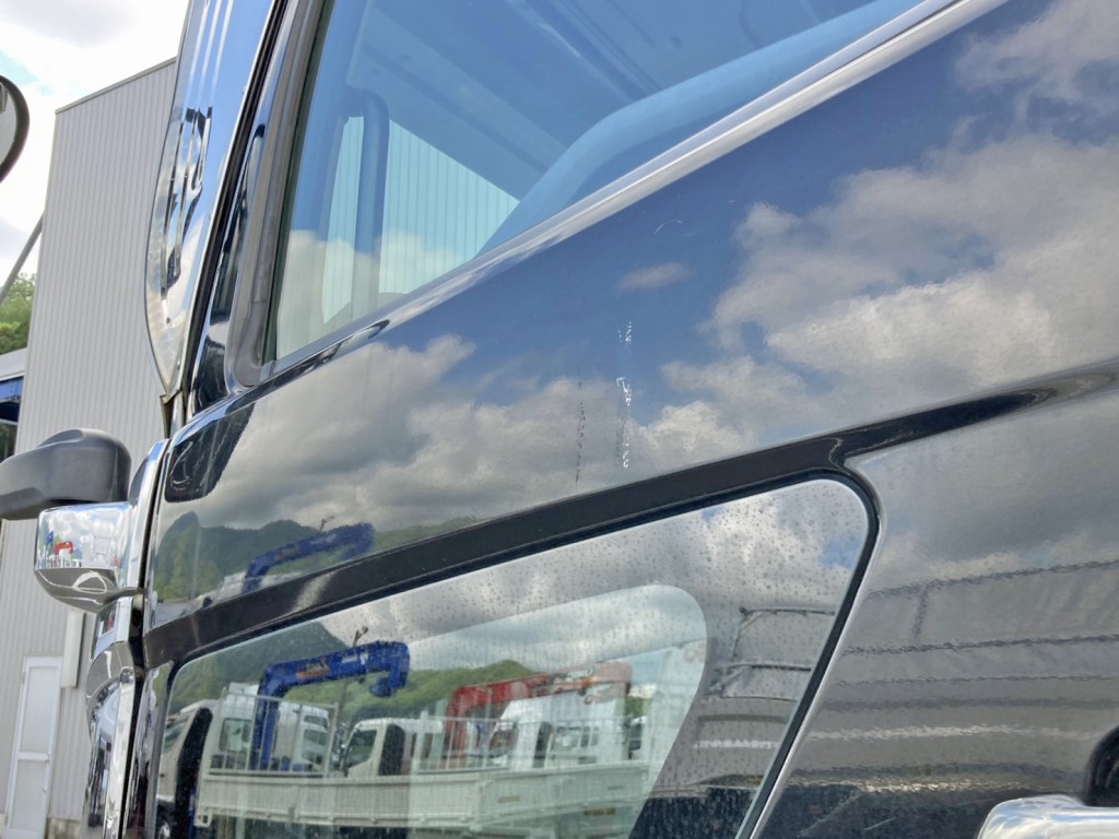 助手席ドアにキズがあります。|日野 プロフィア 2DG-FS1EGAの写真44