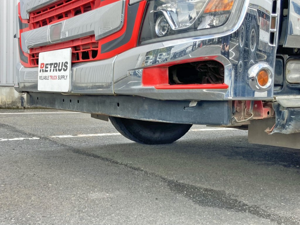 リップスポイラーが欠品しています。(助手席側)|日野 プロフィア 2DG-FS1EGAの写真48