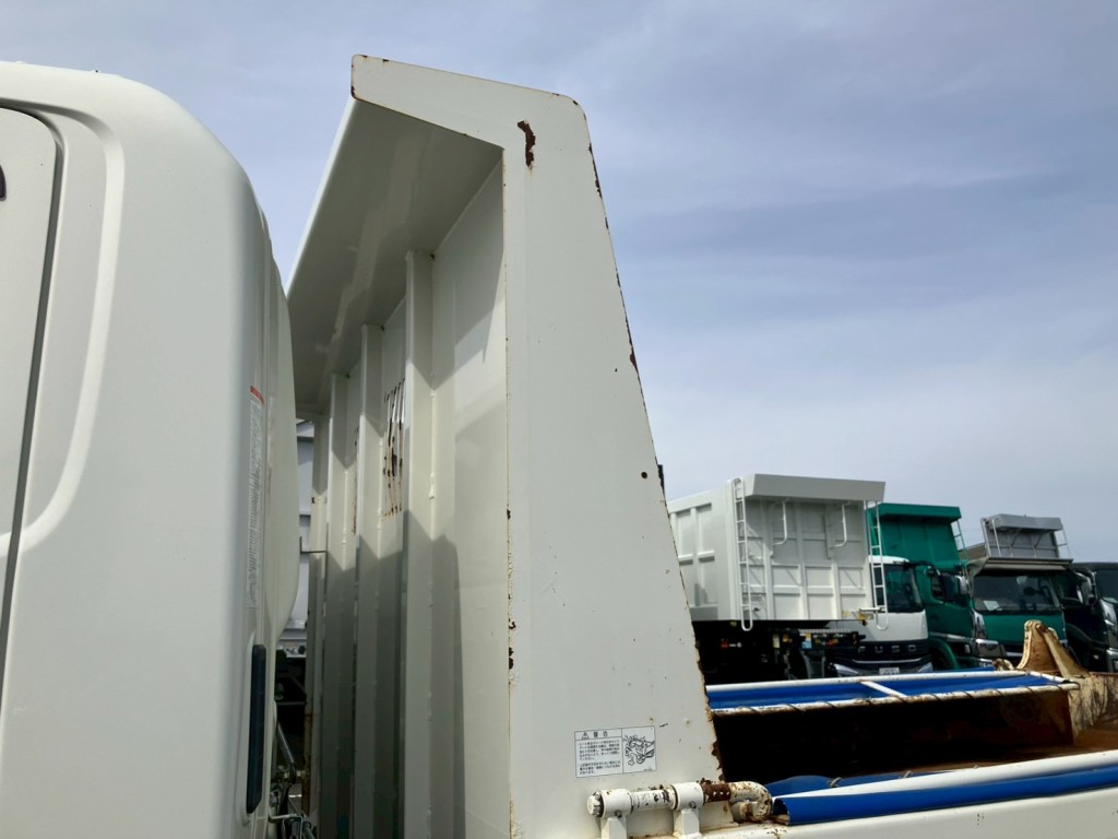 助手席側プロテクター側面にキズ・サビがあります。|日野 レンジャー 2KG-FC2ABA(2WD)の写真18