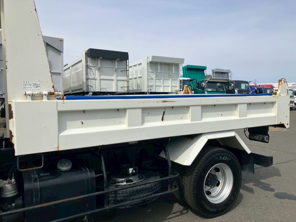 助手席側ボディーにキズ・サビ・ヘコミがあります。|日野 レンジャー 2KG-FC2ABA(2WD)の写真19