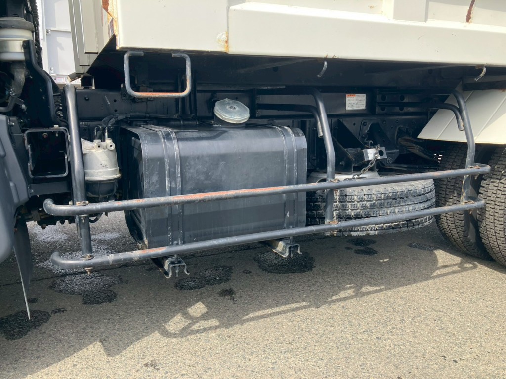 助手席側サイドバンパーにキズ・サビがあります。|日野 レンジャー 2KG-FC2ABA(2WD)の写真20