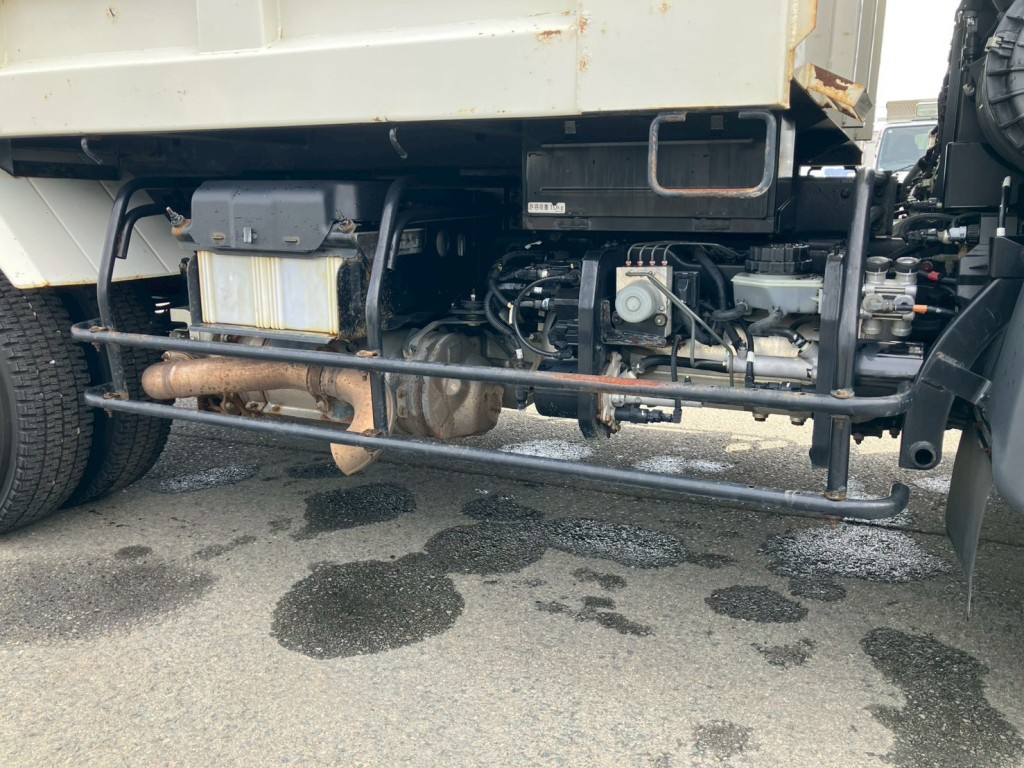 運転席側サイドバンパーにキズ・サビがあります。|日野 レンジャー 2KG-FC2ABA(2WD)の写真25