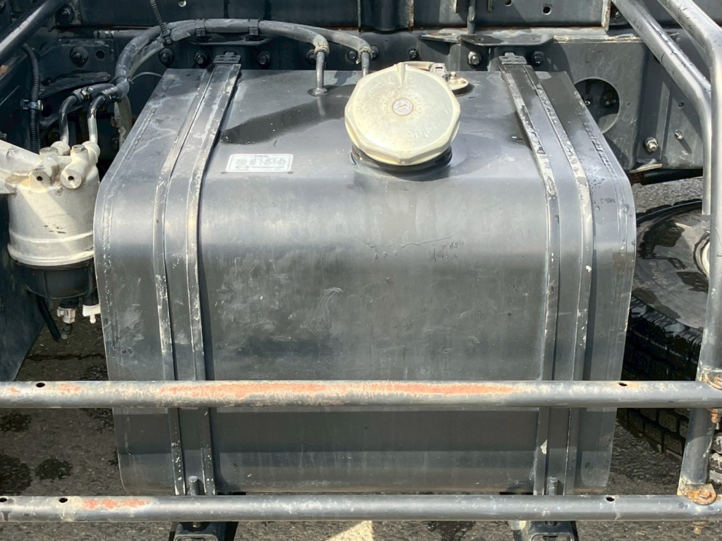 燃料タンクは100Lです。|日野 レンジャー 2KG-FC2ABA(2WD)の写真32