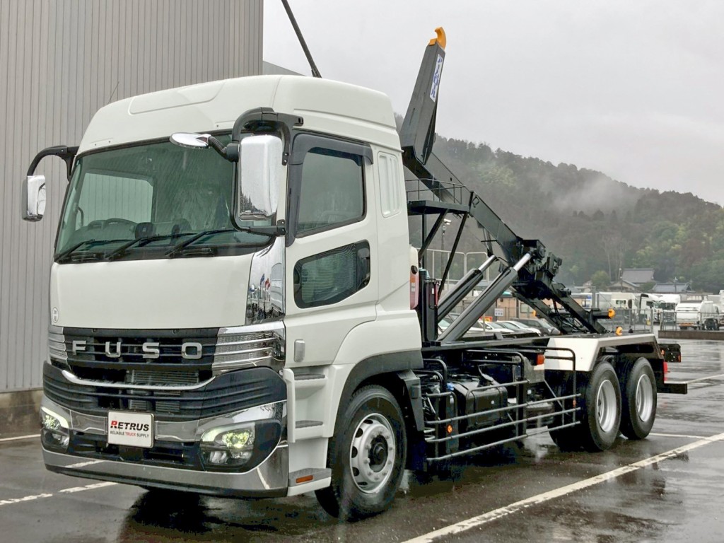 フロント周り、メッキパーツで飾っています|三菱 スーパーグレート 2PG-FV80HYの写真1