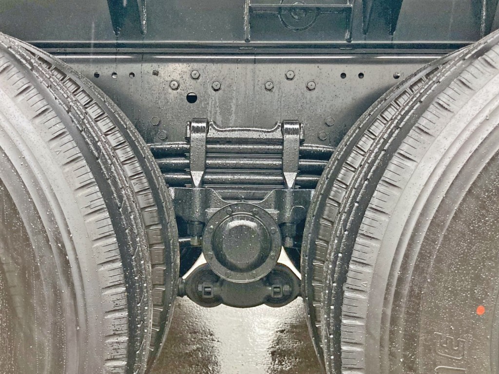 リーフサスです。|三菱 スーパーグレート 2PG-FV80HYの写真5