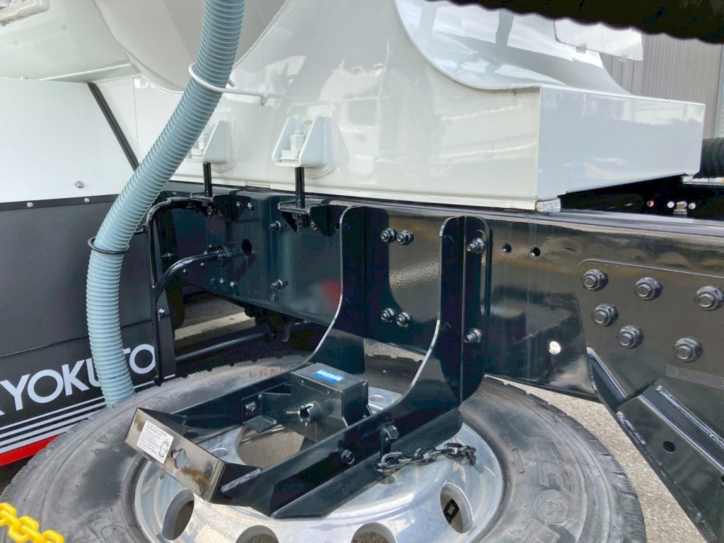 シャーシの状態です。|三菱 スーパーグレート 2PG-FU84VZの写真6