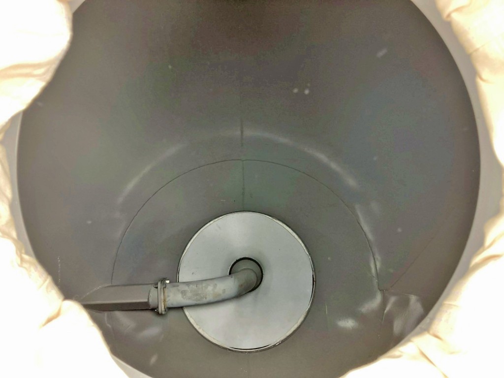 タンク内部の状態です。(後方)|三菱 スーパーグレート 2PG-FU84VZの写真11