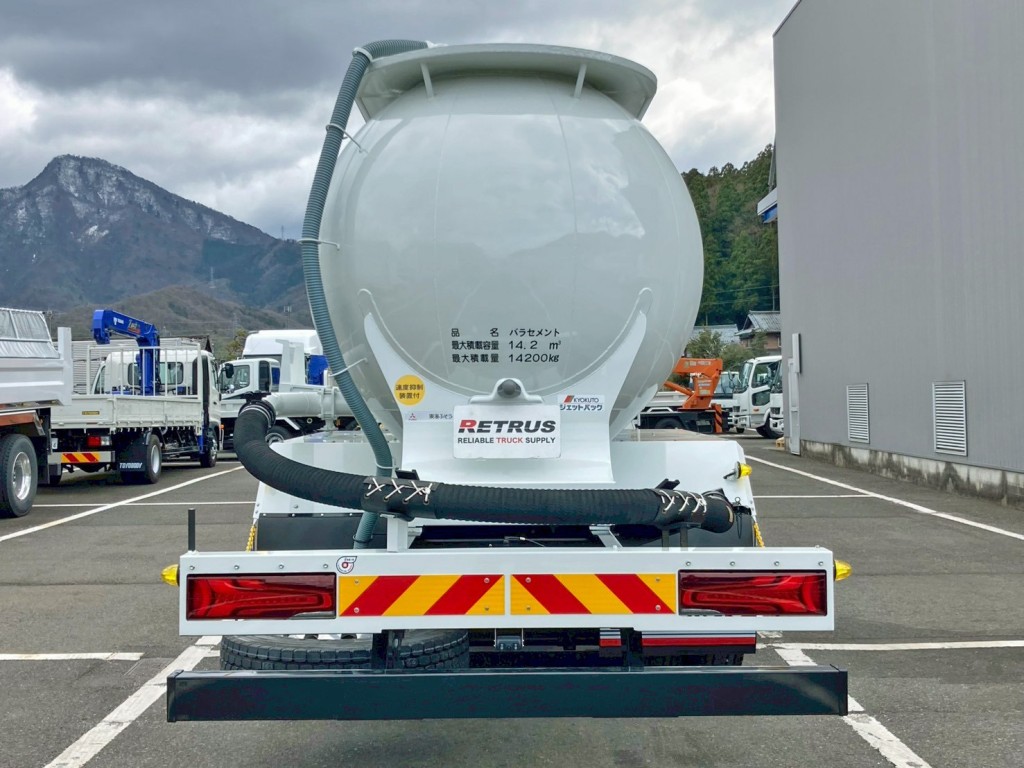 積載物はバラセメントです。|三菱 スーパーグレート 2PG-FU84VZの写真12