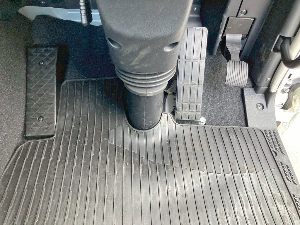 2ペダル仕様です。|三菱 スーパーグレート 2PG-FU84VZの写真29