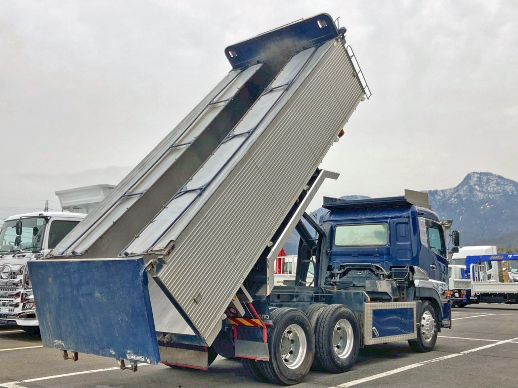 UDトラックス クオン QKG-CW5XLの写真4