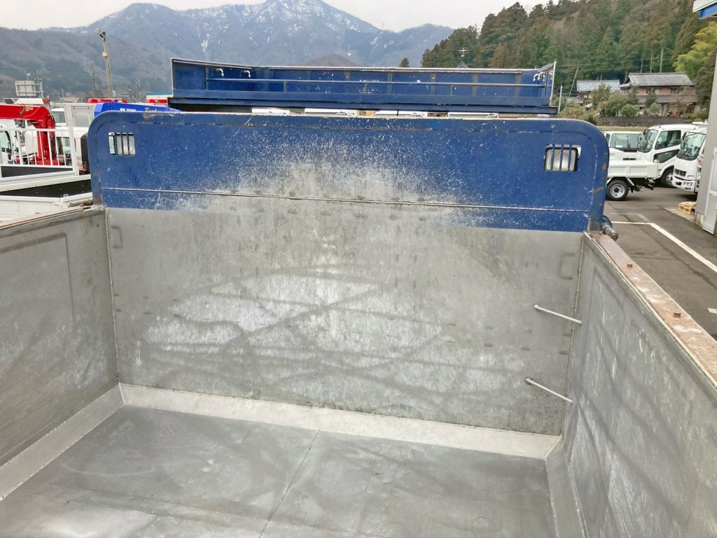 プロテクターもステンレス製です。|UDトラックス クオン QKG-CW5XLの写真12