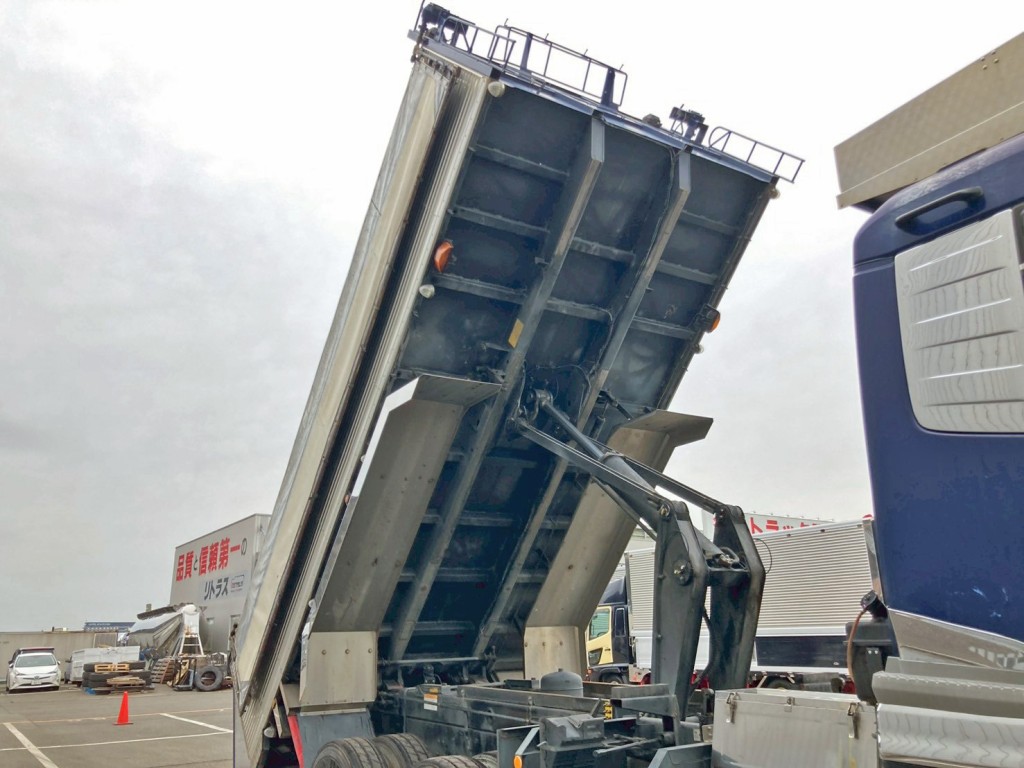 UDトラックス クオン QKG-CW5XLの写真14