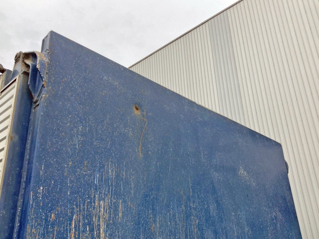 リヤゲートにヘコミがあります。|UDトラックス クオン QKG-CW5XLの写真21