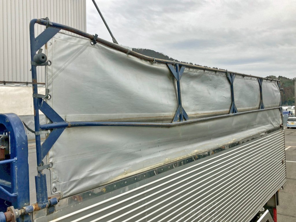 助手席側コボレーン骨組みに曲がりがあります。|UDトラックス クオン QKG-CW5XLの写真23